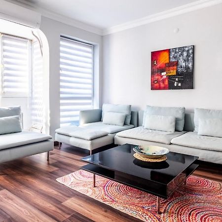 Sleek Flat 50 M To Bull Statue In Kadikoy Διαμέρισμα Κωνσταντινούπολη Εξωτερικό φωτογραφία